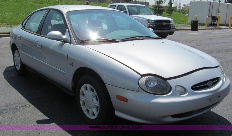 image for item F5028 1998 Ford Taurus LX
