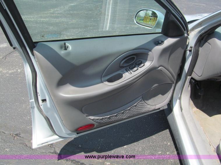 image for item F5028 1998 Ford Taurus LX