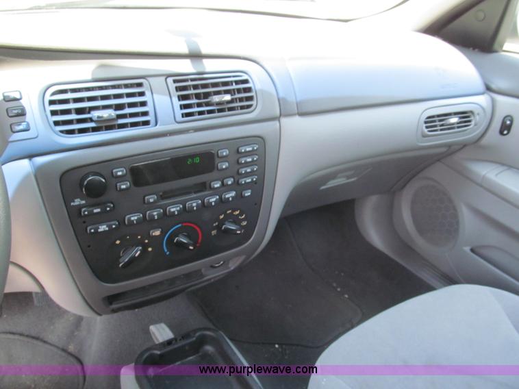 image for item F5029 2005 Ford Taurus SE