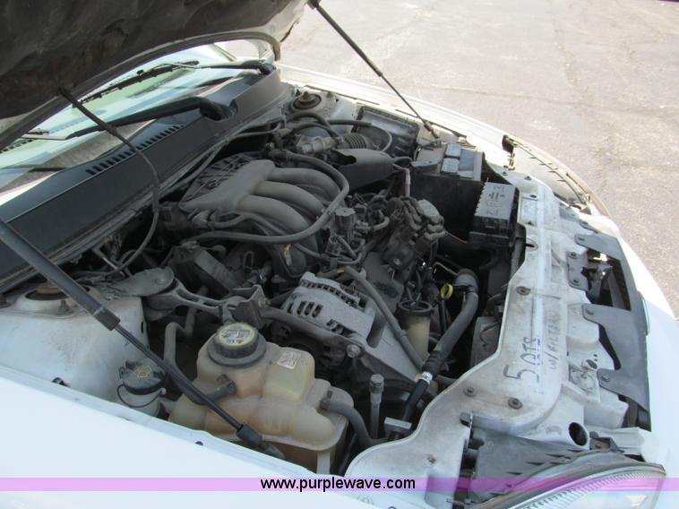 image for item F5029 2005 Ford Taurus SE