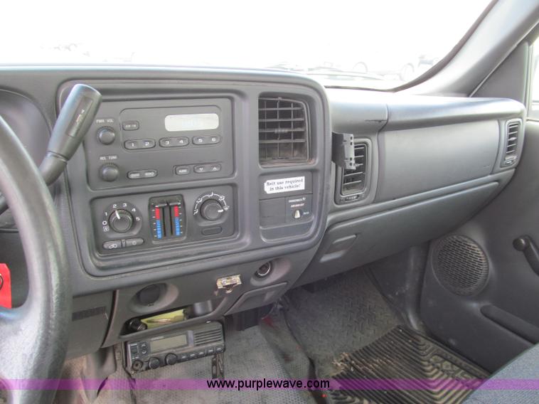 image for item F5030 2004 Chevrolet Silverado 1500 Extended Cab pickup truck