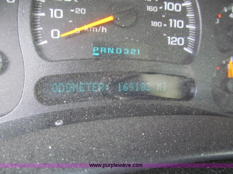 image for item F5030 2004 Chevrolet Silverado 1500 Extended Cab pickup truck