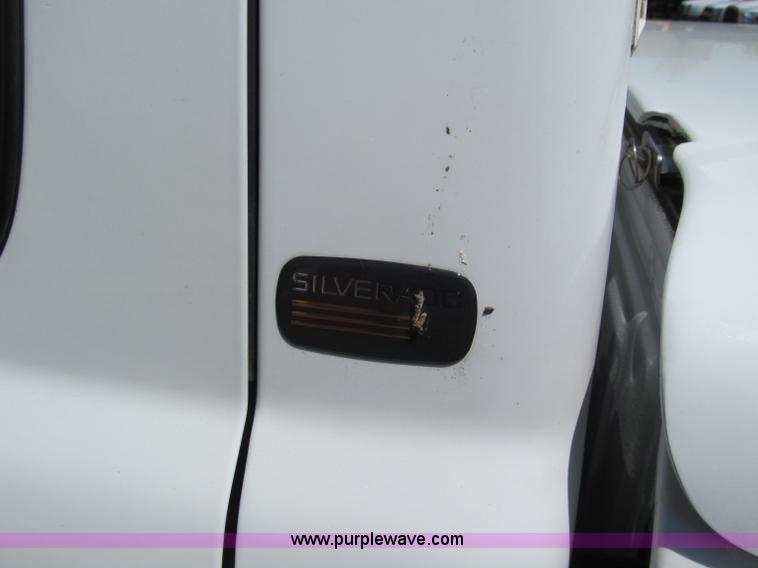 image for item F5030 2004 Chevrolet Silverado 1500 Extended Cab pickup truck