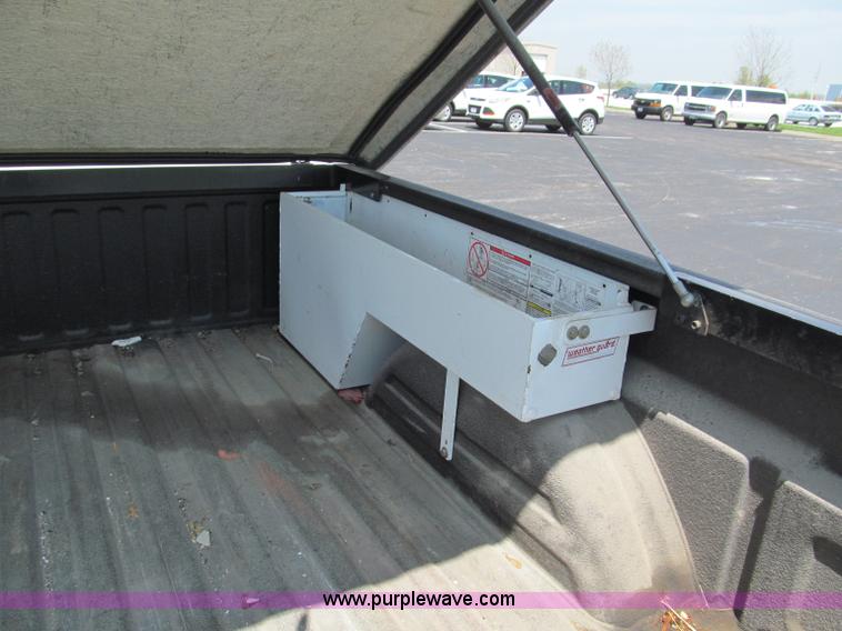 image for item F5030 2004 Chevrolet Silverado 1500 Extended Cab pickup truck