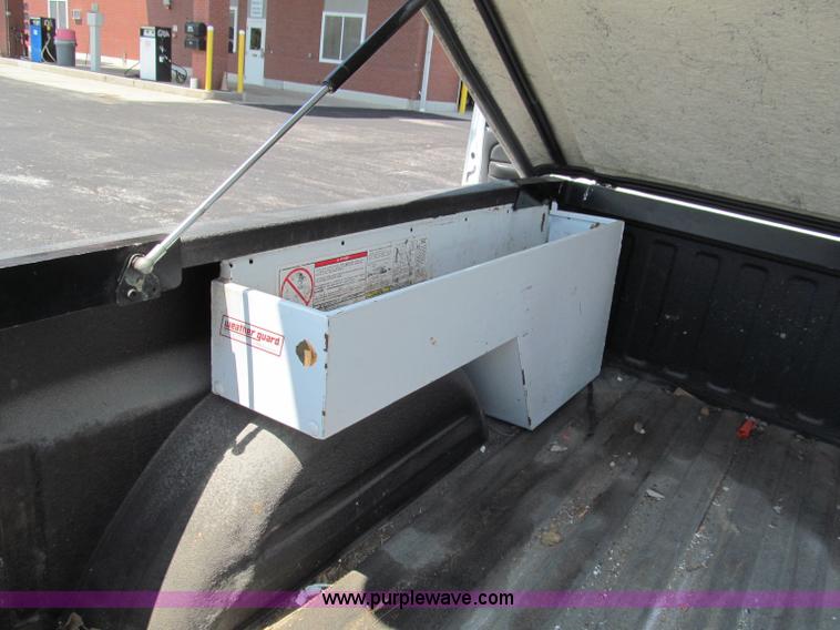 image for item F5030 2004 Chevrolet Silverado 1500 Extended Cab pickup truck