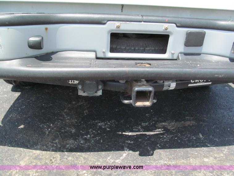 image for item F5030 2004 Chevrolet Silverado 1500 Extended Cab pickup truck