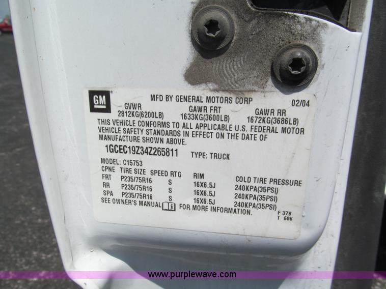 image for item F5030 2004 Chevrolet Silverado 1500 Extended Cab pickup truck