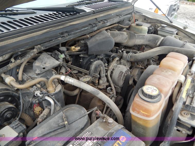 image for item F5032 2001 Ford F250 XLT SuperCab pickup truck