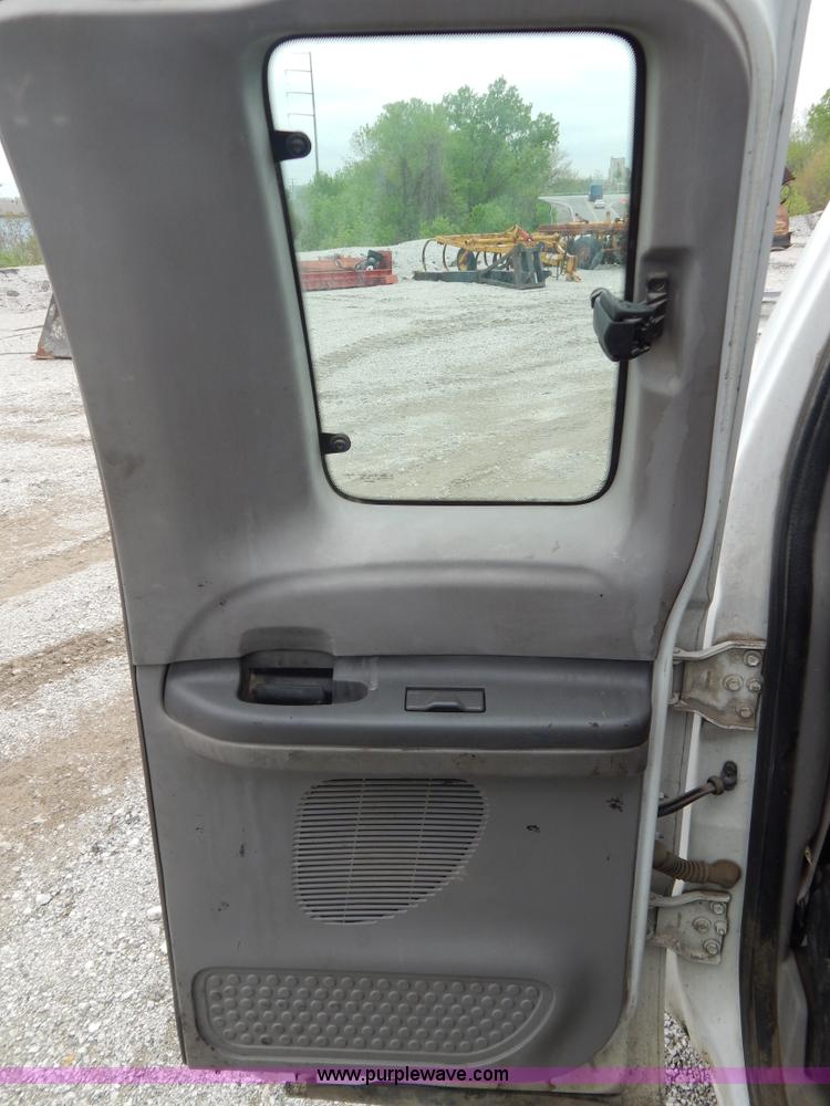 image for item F5032 2001 Ford F250 XLT SuperCab pickup truck