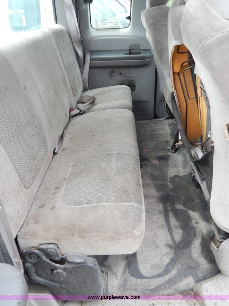 image for item F5032 2001 Ford F250 XLT SuperCab pickup truck