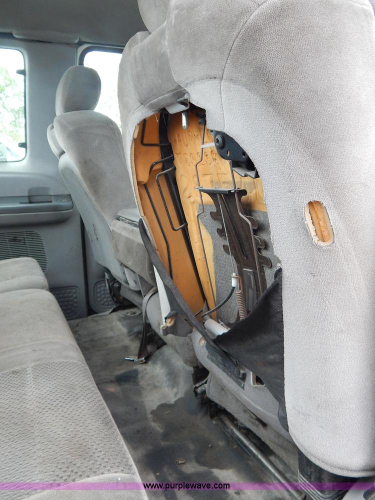 image for item F5032 2001 Ford F250 XLT SuperCab pickup truck