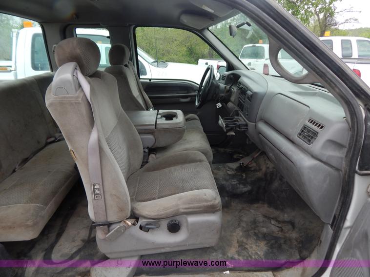 image for item F5032 2001 Ford F250 XLT SuperCab pickup truck