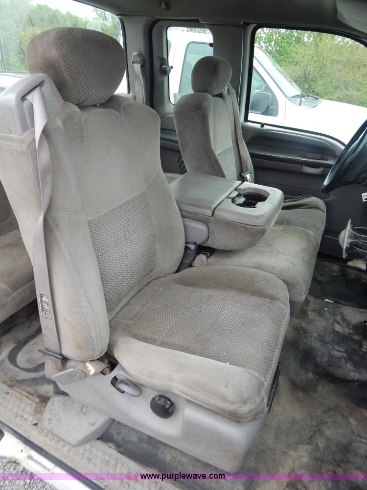 image for item F5032 2001 Ford F250 XLT SuperCab pickup truck