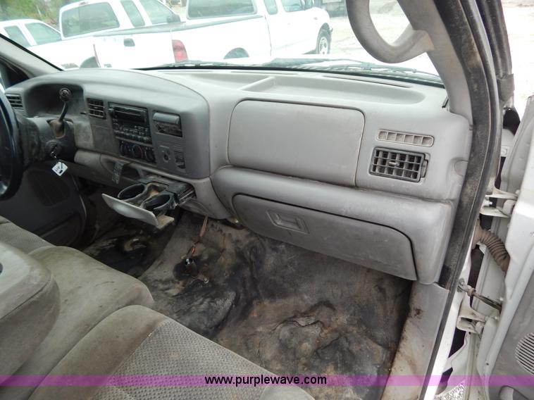 image for item F5032 2001 Ford F250 XLT SuperCab pickup truck