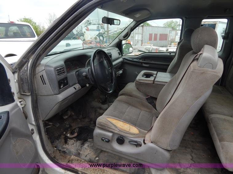 image for item F5032 2001 Ford F250 XLT SuperCab pickup truck