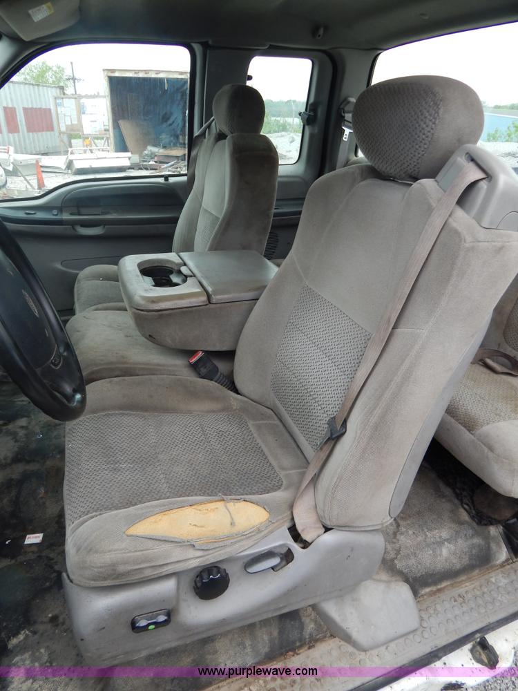 image for item F5032 2001 Ford F250 XLT SuperCab pickup truck