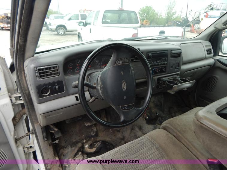 image for item F5032 2001 Ford F250 XLT SuperCab pickup truck