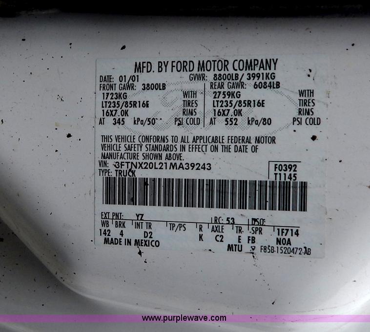 image for item F5032 2001 Ford F250 XLT SuperCab pickup truck