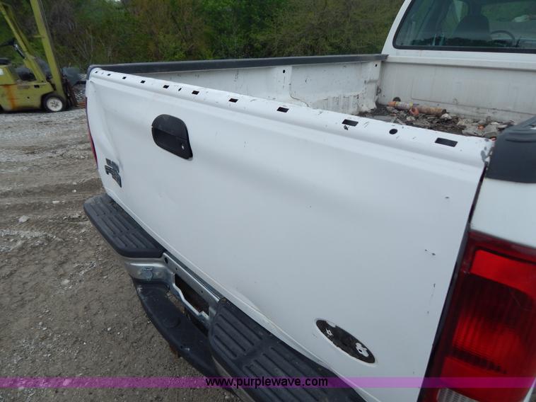 image for item F5033 1999 Ford F250 Super Duty XLT pickup truck