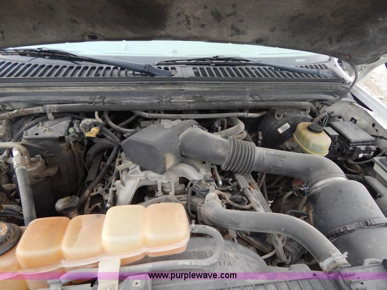 image for item F5033 1999 Ford F250 Super Duty XLT pickup truck