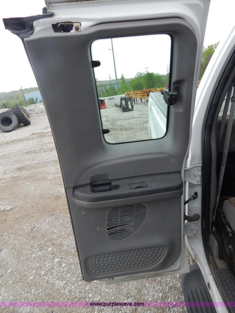 image for item F5033 1999 Ford F250 Super Duty XLT pickup truck