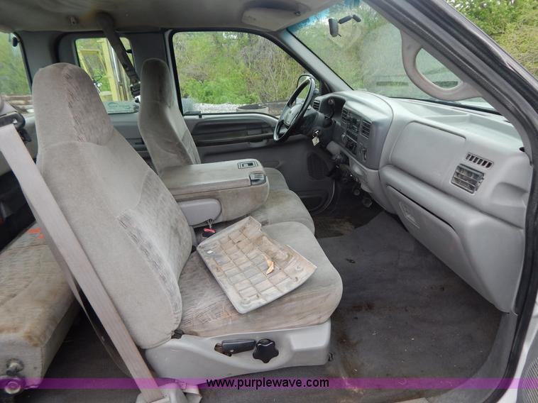 image for item F5033 1999 Ford F250 Super Duty XLT pickup truck