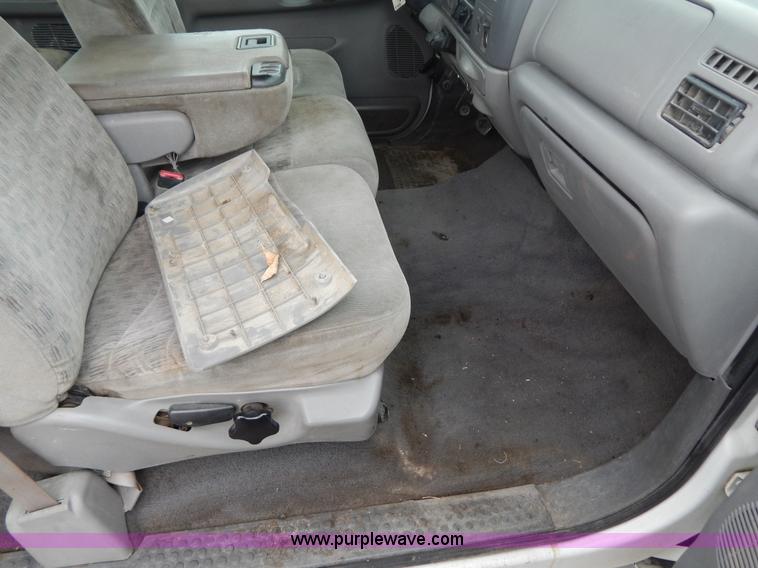 image for item F5033 1999 Ford F250 Super Duty XLT pickup truck