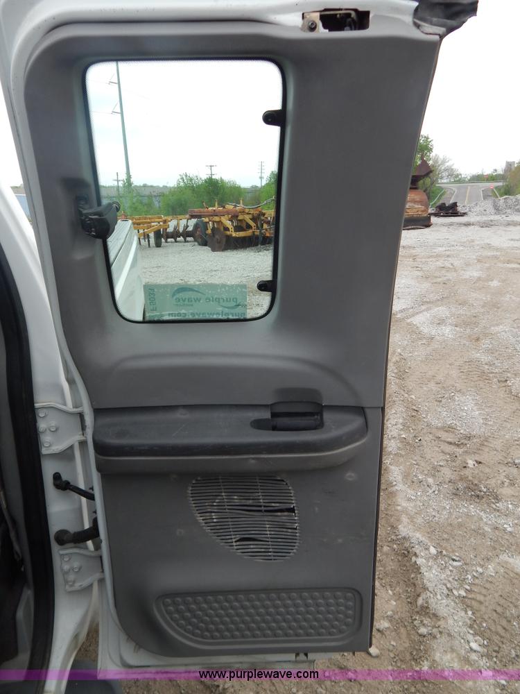 image for item F5033 1999 Ford F250 Super Duty XLT pickup truck