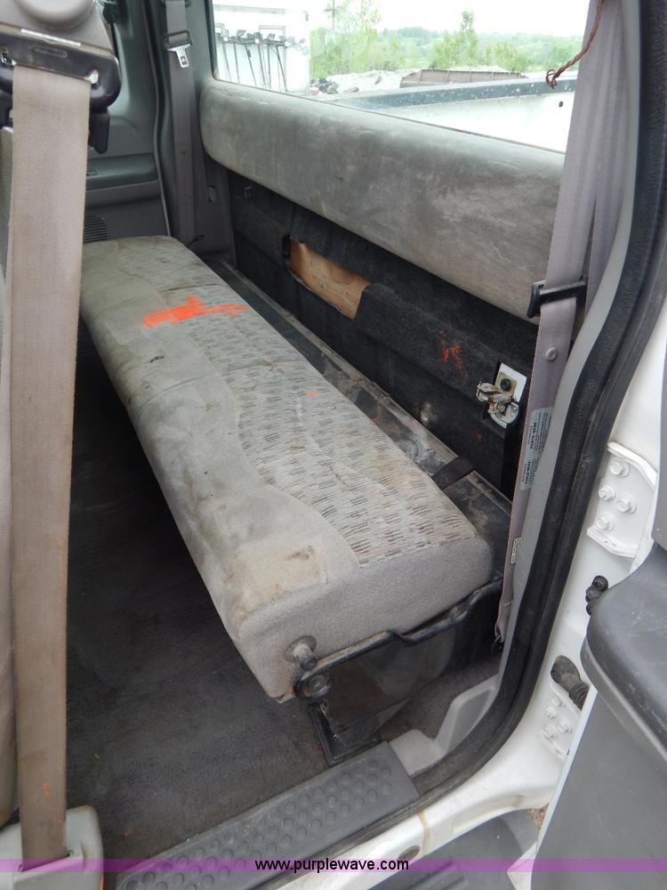 image for item F5033 1999 Ford F250 Super Duty XLT pickup truck