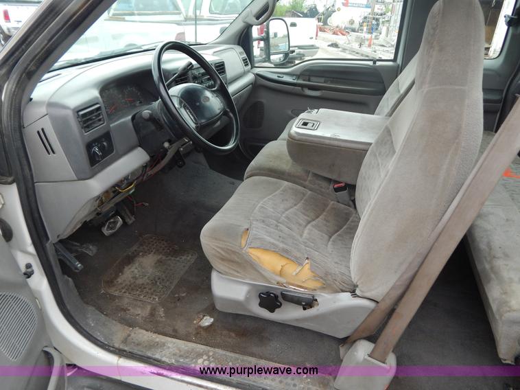 image for item F5033 1999 Ford F250 Super Duty XLT pickup truck