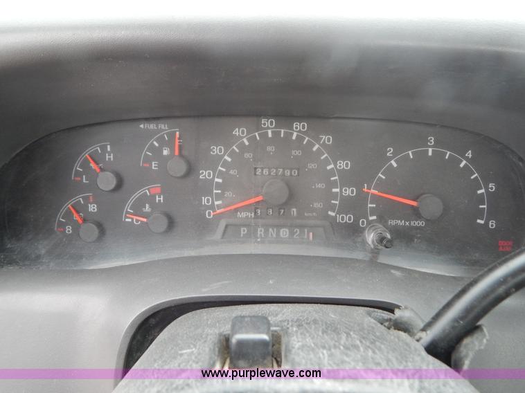 image for item F5033 1999 Ford F250 Super Duty XLT pickup truck