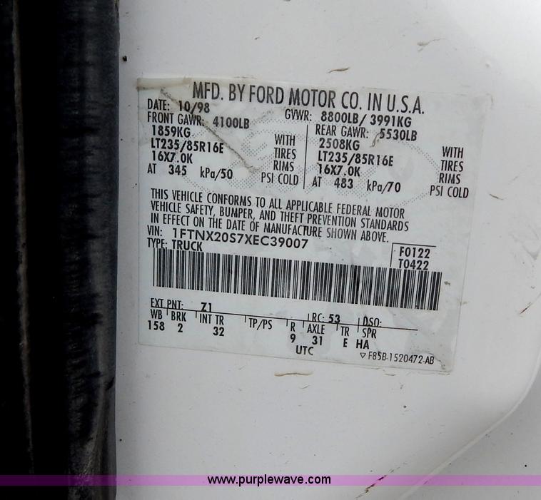 image for item F5033 1999 Ford F250 Super Duty XLT pickup truck