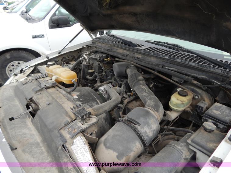 image for item F5034 2001 Ford F250 Super Duty XLT SuperCab pickup truck