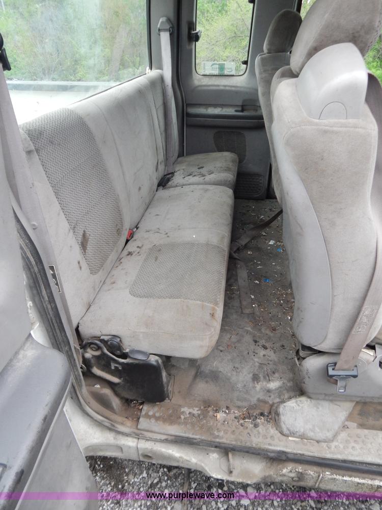 image for item F5034 2001 Ford F250 Super Duty XLT SuperCab pickup truck