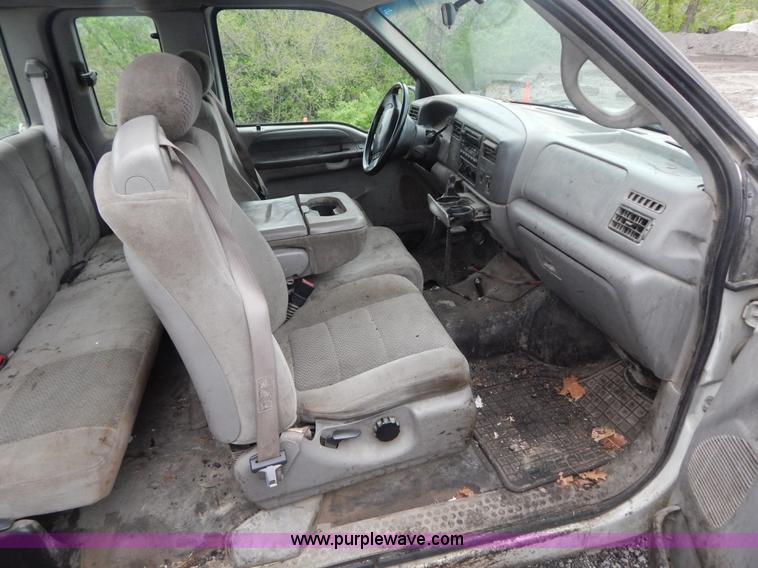 image for item F5034 2001 Ford F250 Super Duty XLT SuperCab pickup truck