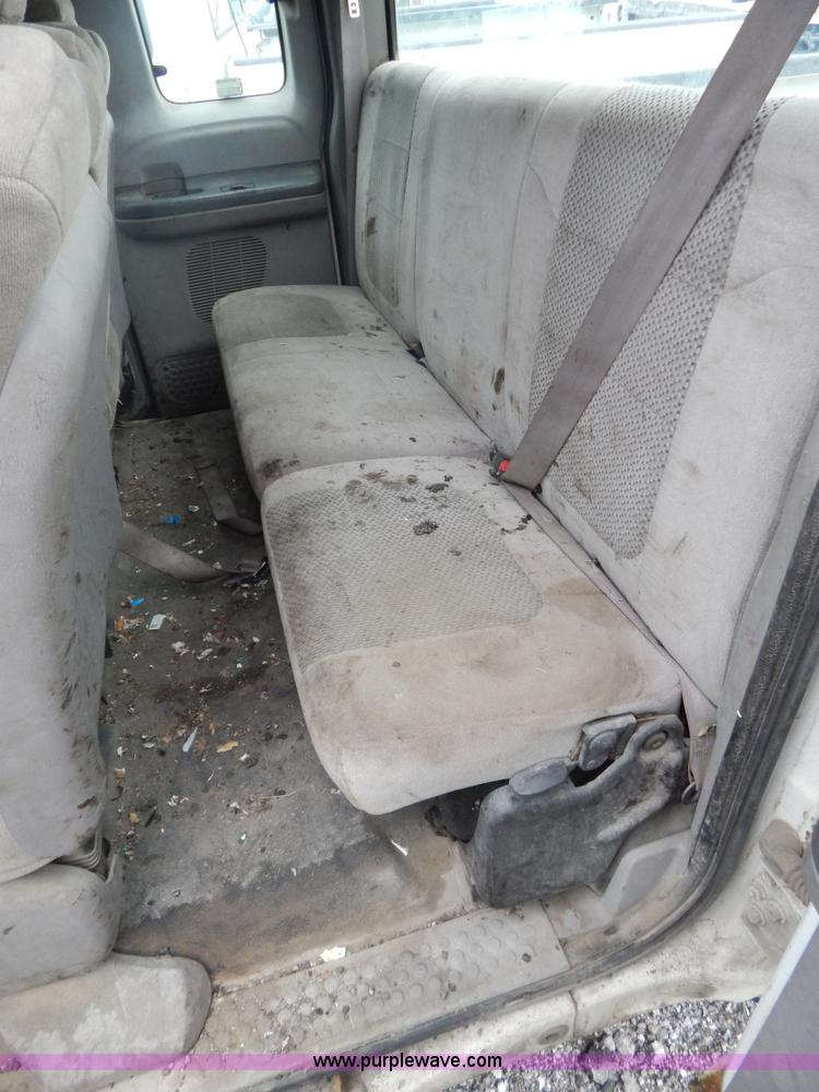 image for item F5034 2001 Ford F250 Super Duty XLT SuperCab pickup truck