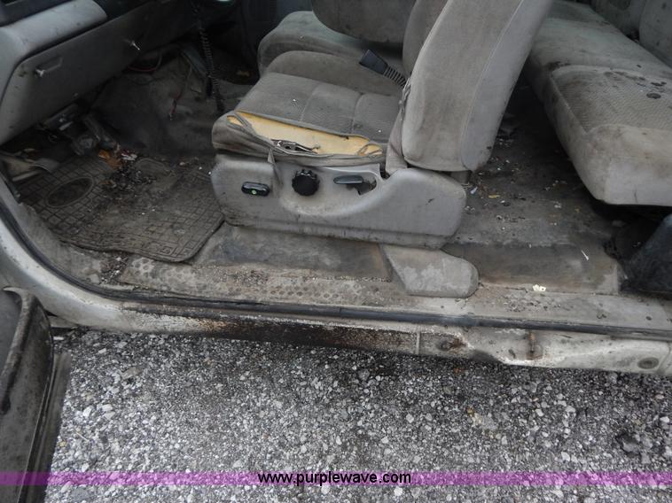 image for item F5034 2001 Ford F250 Super Duty XLT SuperCab pickup truck