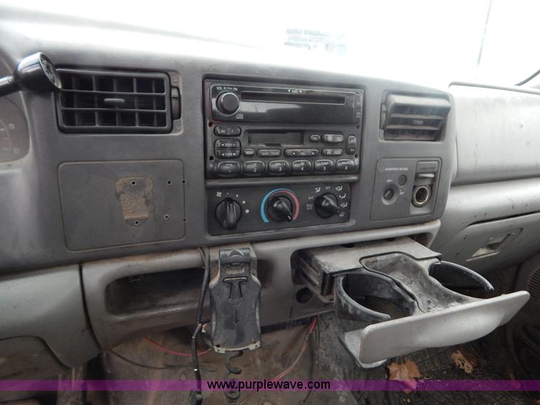 image for item F5034 2001 Ford F250 Super Duty XLT SuperCab pickup truck