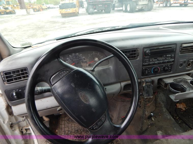 image for item F5034 2001 Ford F250 Super Duty XLT SuperCab pickup truck