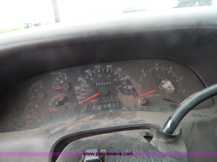 image for item F5034 2001 Ford F250 Super Duty XLT SuperCab pickup truck