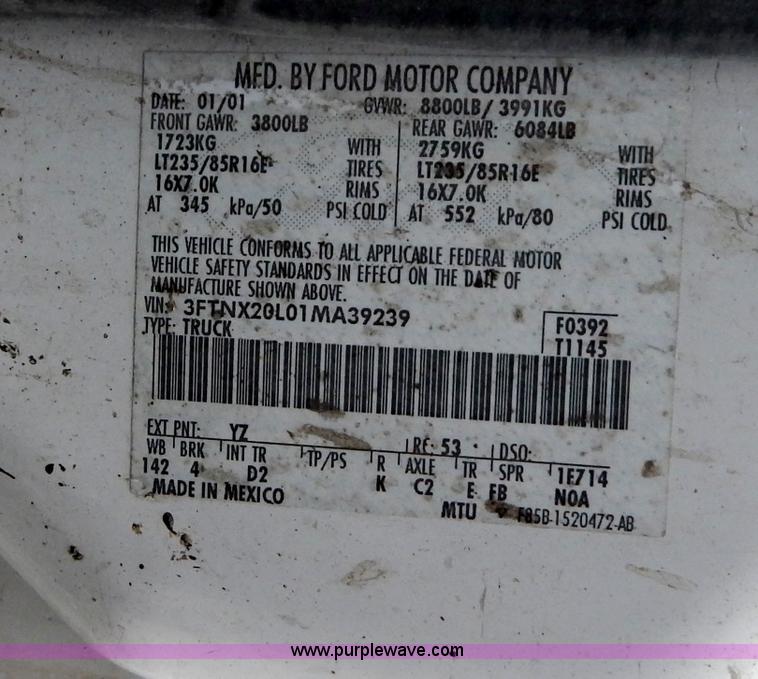 image for item F5034 2001 Ford F250 Super Duty XLT SuperCab pickup truck