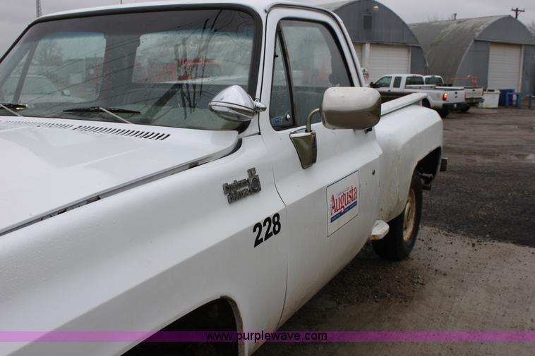 image for item F8638 1980 Chevrolet Custom Deluxe 10 pickup truck