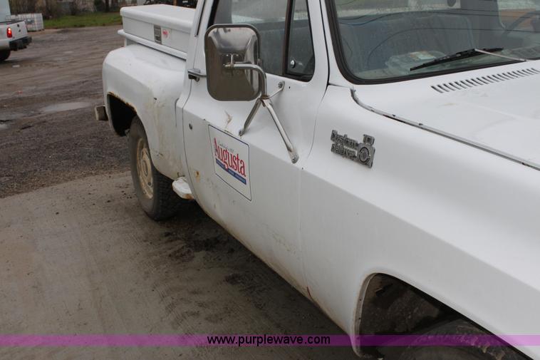 image for item F8638 1980 Chevrolet Custom Deluxe 10 pickup truck