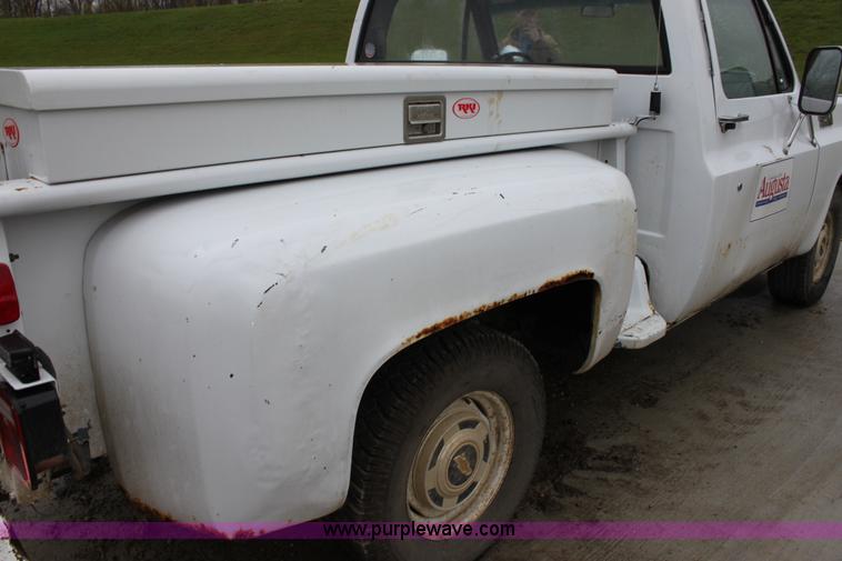 image for item F8638 1980 Chevrolet Custom Deluxe 10 pickup truck