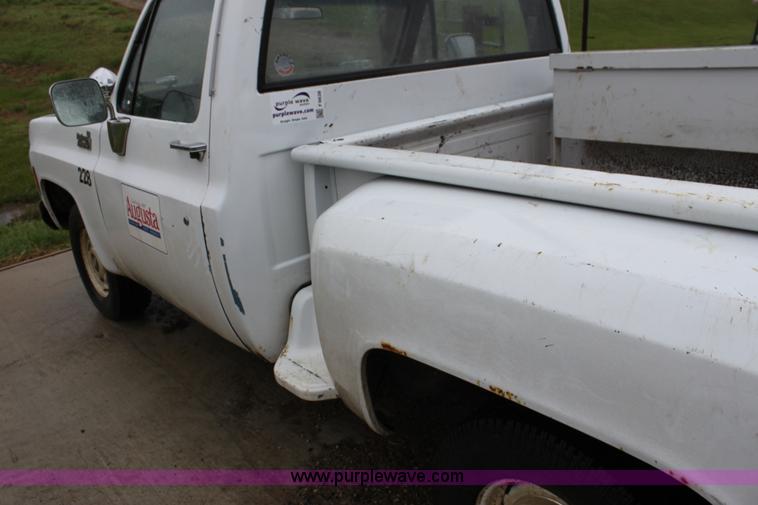 image for item F8638 1980 Chevrolet Custom Deluxe 10 pickup truck