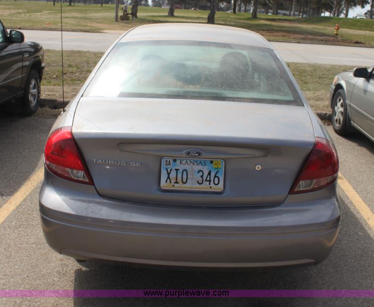 image for item F8713 2007 Ford Taurus SE