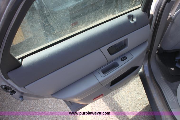 image for item F8713 2007 Ford Taurus SE