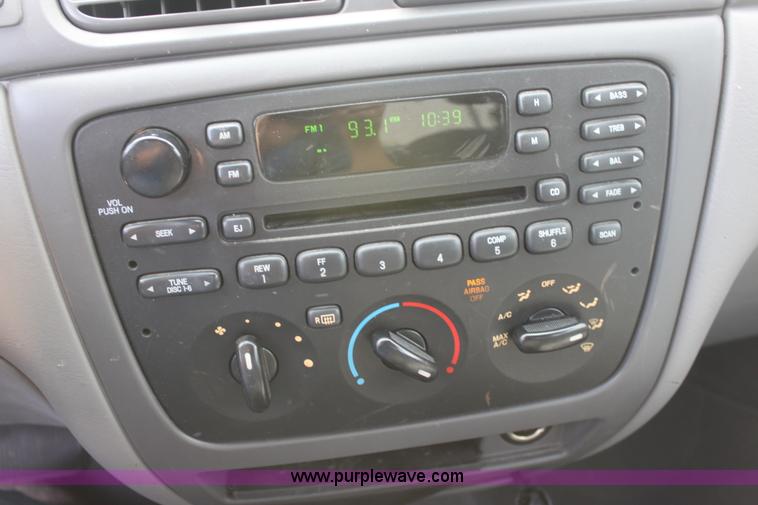 image for item F8713 2007 Ford Taurus SE