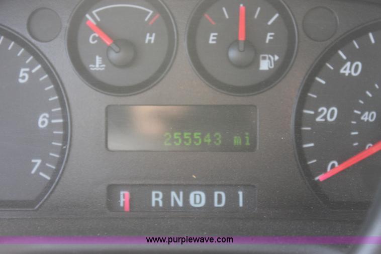 image for item F8713 2007 Ford Taurus SE