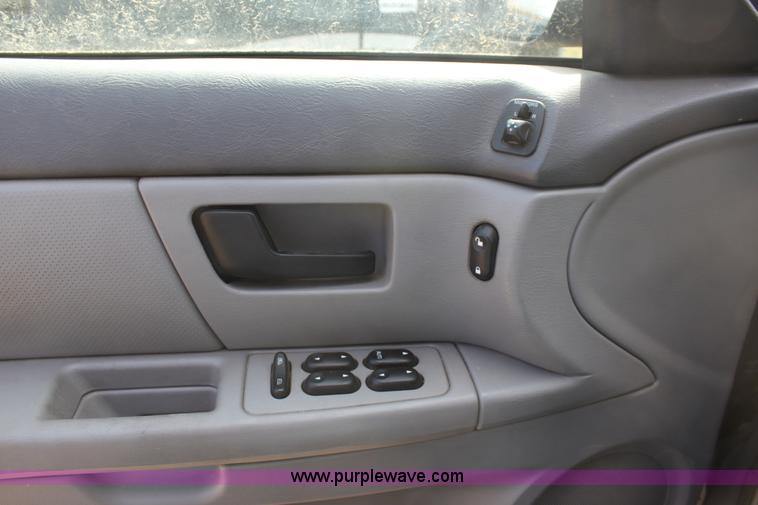 image for item F8713 2007 Ford Taurus SE